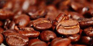 Ile spala piec z podajnikiem?